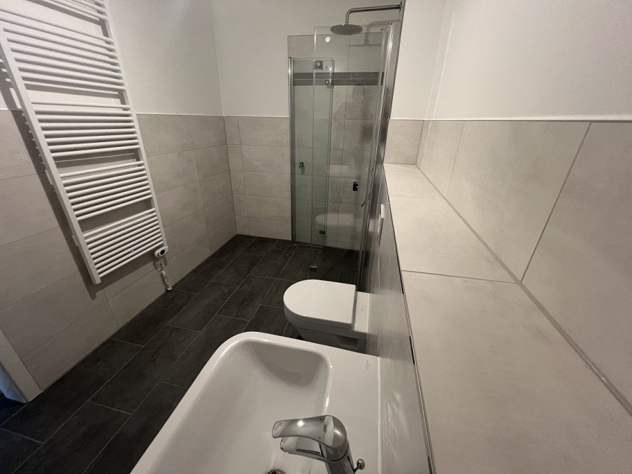 Badezimmer mit Dusche Erdgeschosswohnung Wacken